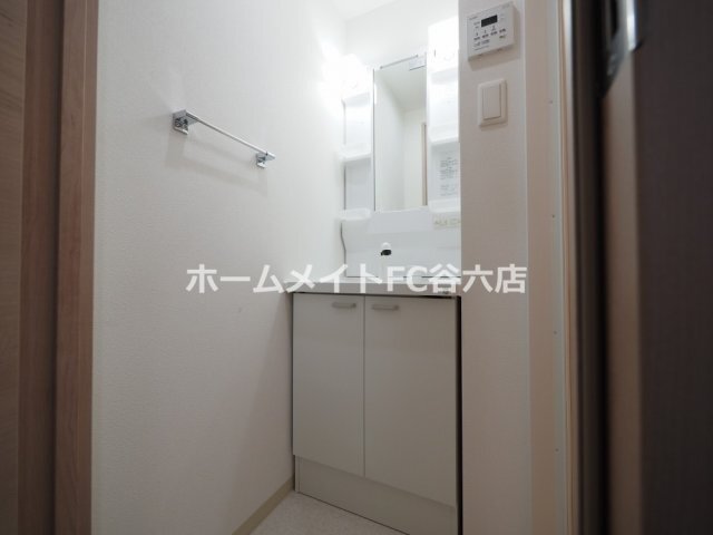 拡大写真:AND TERRACE 文の里 5階511の洗面所