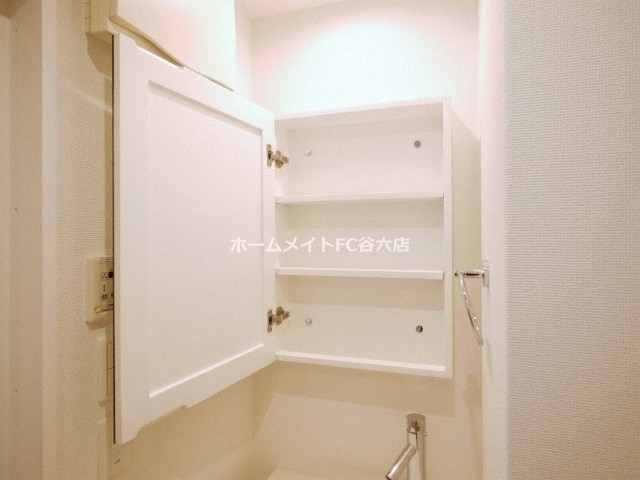 拡大写真:APRILE南森町 3階301の収納