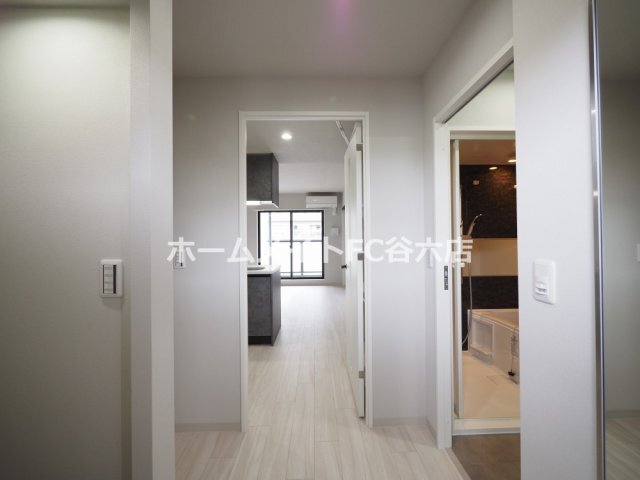 拡大写真:Alivis三国本町 2階201の玄関