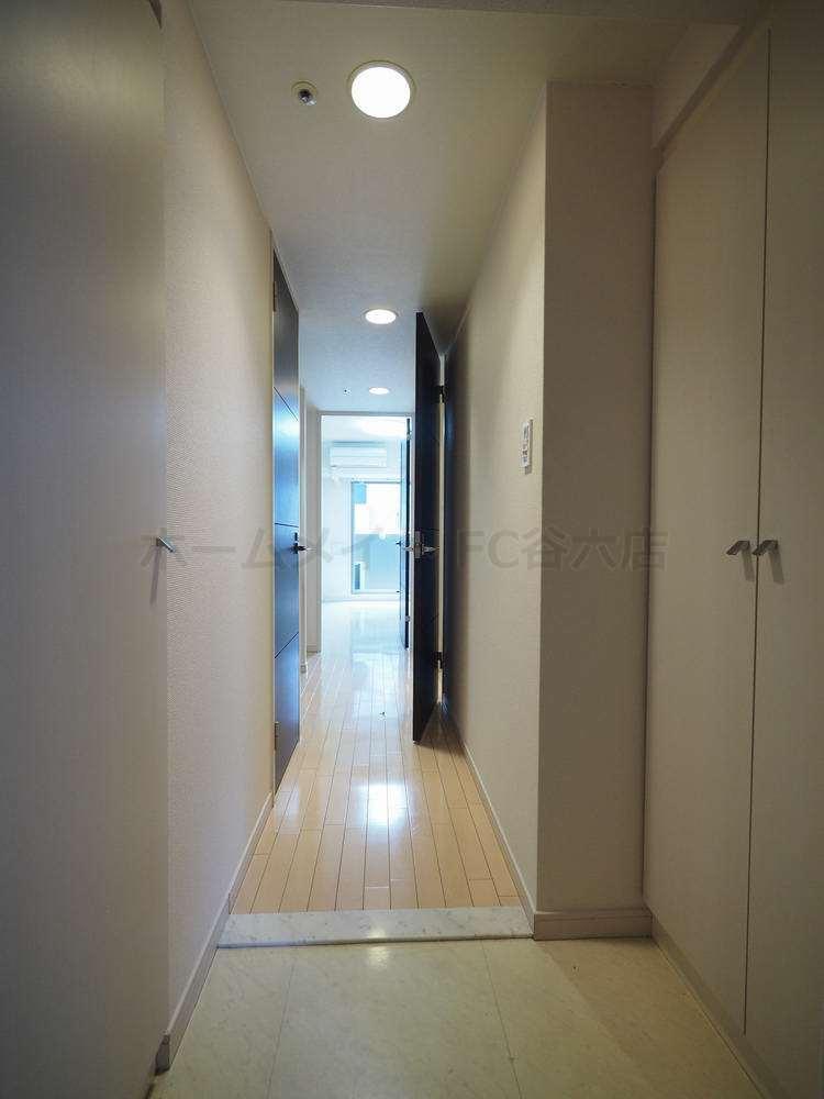 拡大写真：S-RESIDENCE　Hommachi　Marks 12階1205の玄関