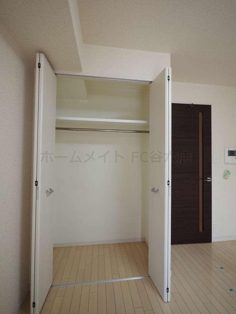 拡大写真：S-RESIDENCE　Hommachi　Marks 12階1205の収納