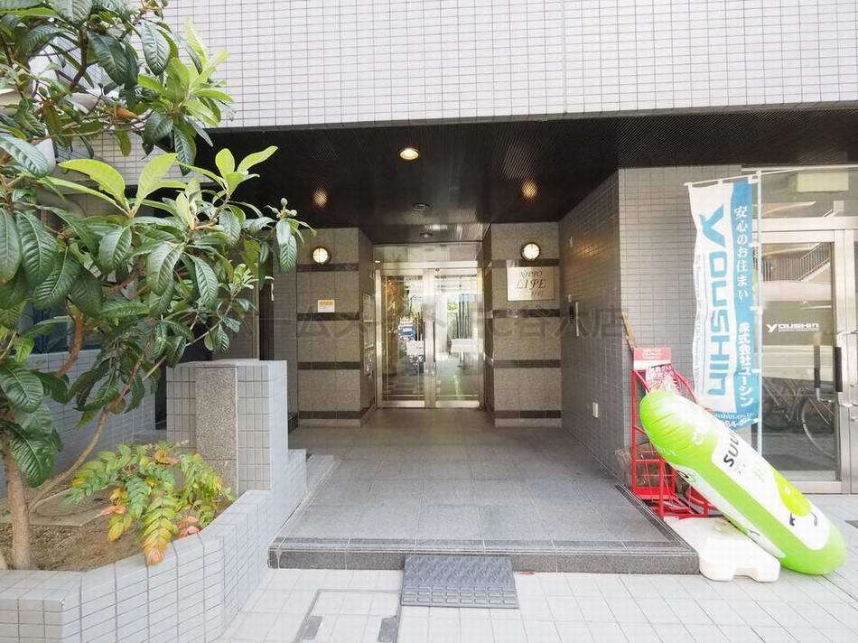 拡大写真:日宝ライフ十二軒町 4階403のエントランス