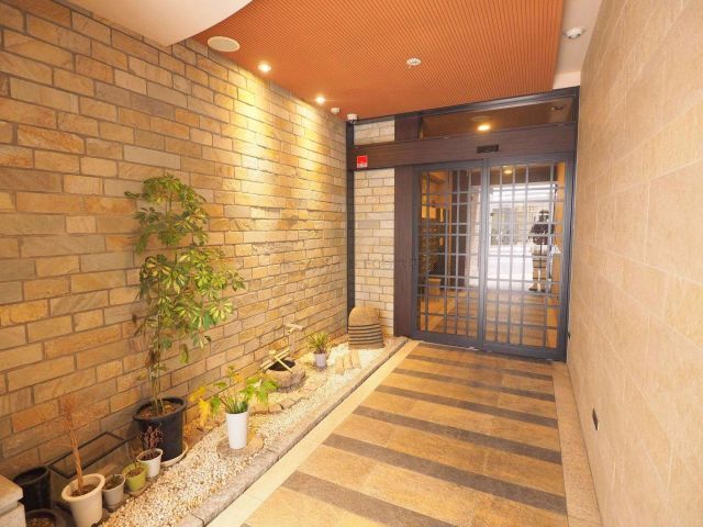 拡大写真:ジューム南船場 8階802のエントランス