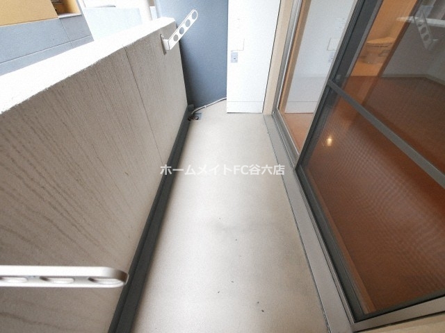 拡大写真:URBAN FLATS江坂 10階1007のバルコニー