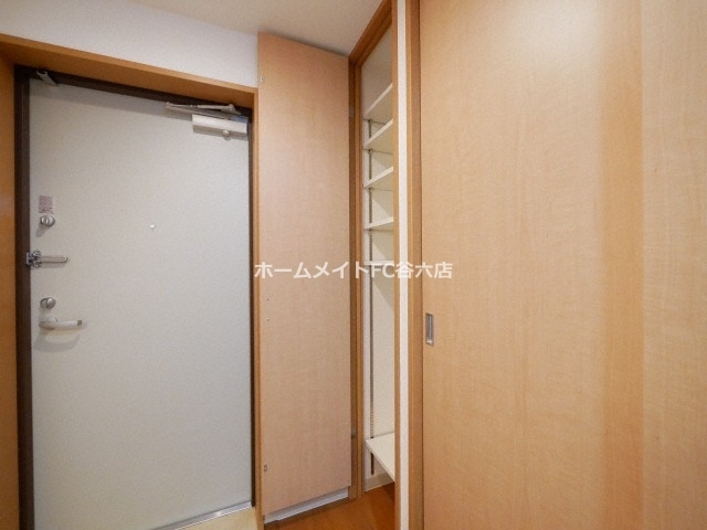 拡大写真:URBAN FLATS江坂 10階1007の玄関