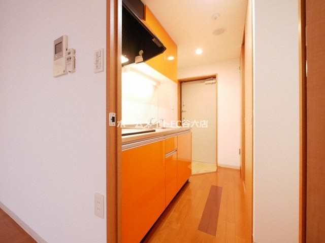 拡大写真:URBAN FLATS江坂 10階1007のキッチン