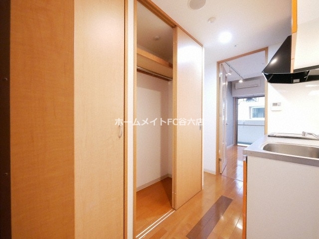 拡大写真:URBAN FLATS江坂 10階1007の収納
