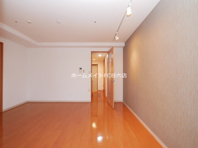 拡大写真:URBAN FLATS江坂 10階1007の寝室