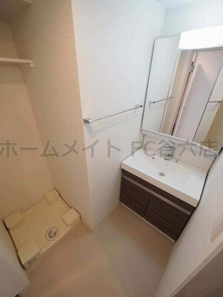 拡大写真:フォーリアライズ本町レクス 7階702の洗面所