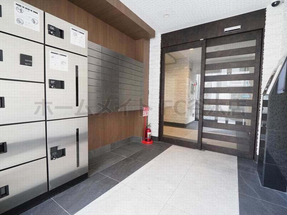 拡大写真：U-ro松屋町 5階503のエントランス