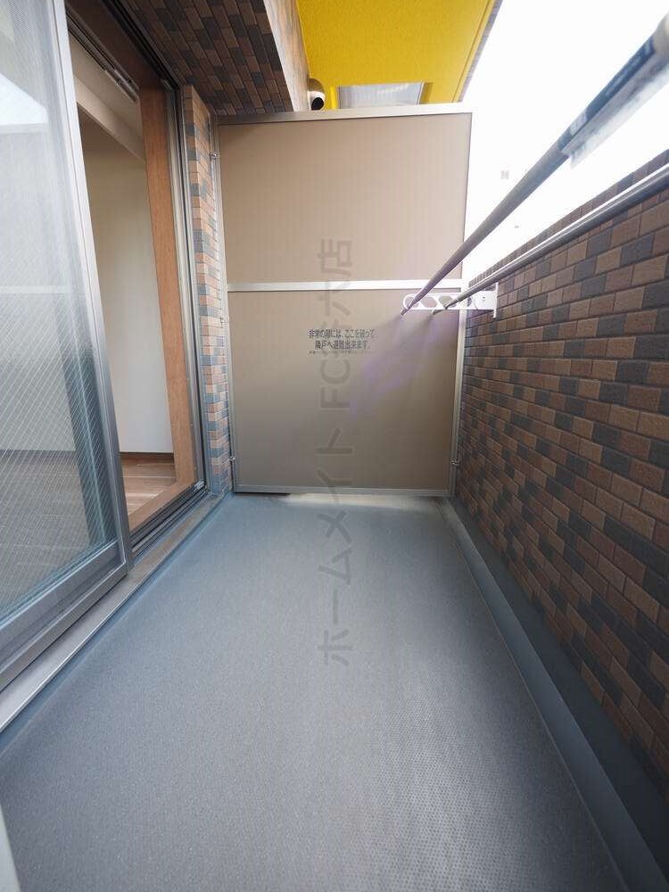 拡大写真:和宏一輝 4階30Vのバルコニー