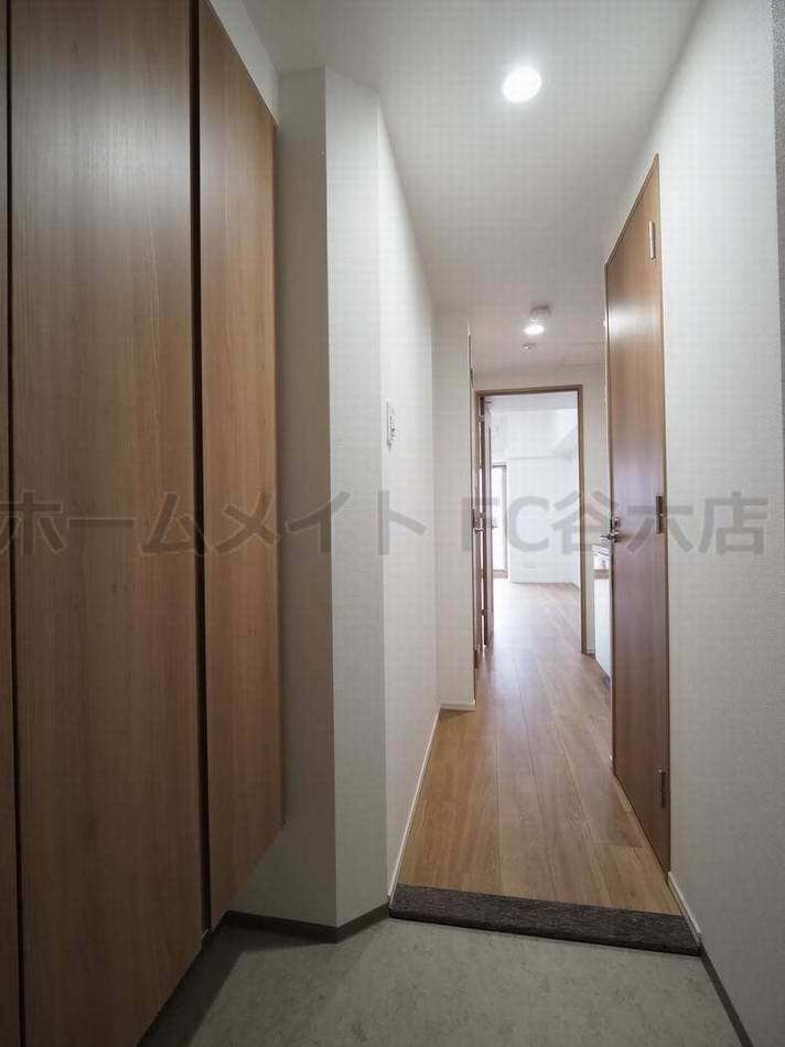 拡大写真:Y&Rino Residence 4階403の玄関