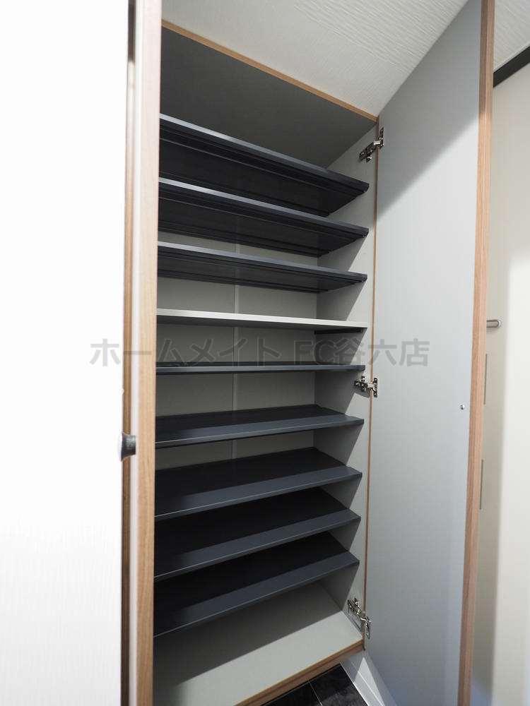 拡大写真:M CUBE 5階502の玄関