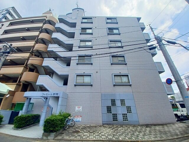 ファミール野間の外観