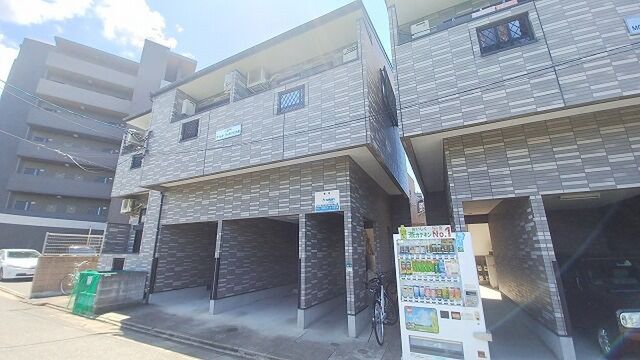 拡大写真:チャレオコーポハウス大橋 1階102の外観
