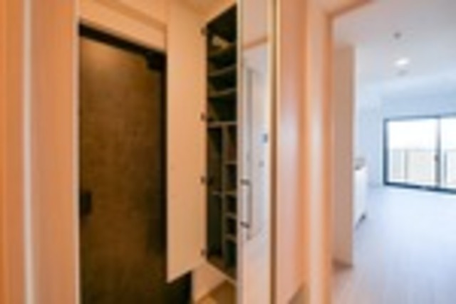 拡大写真：CIDNAL THE PLACE 7階706の玄関