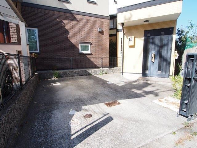 拡大写真:松園町戸建て 1階1の外観