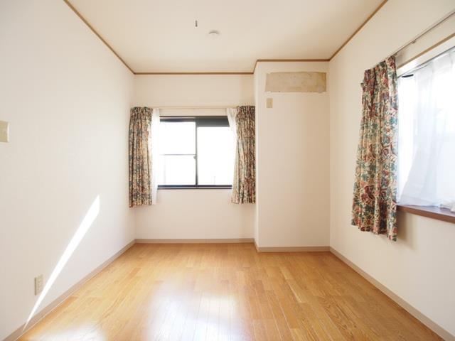 拡大写真:松園町戸建て 1階1の居間