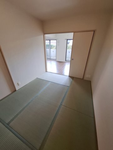 拡大写真:甲子園三番町ハイツ 1階110の和室