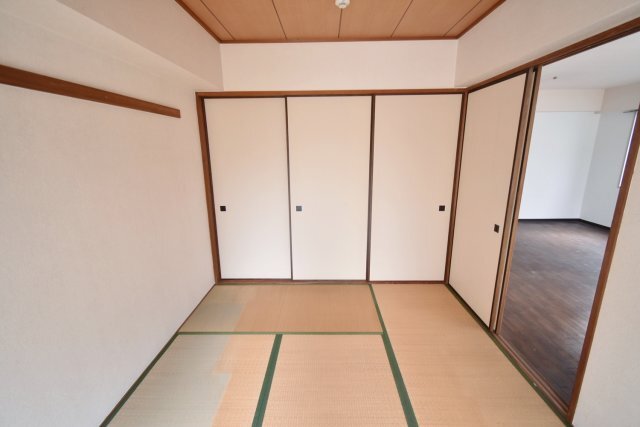 拡大写真:メゾン・ド・甲子園二番町 1階101の和室