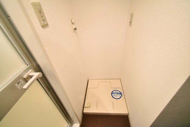 拡大写真:プライマル西宮夙川 9階902の室内洗濯パン