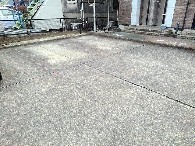 拡大写真：プラシード 2階202の外観