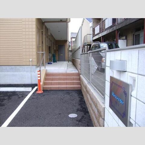 拡大写真:リバース 1階103の外観