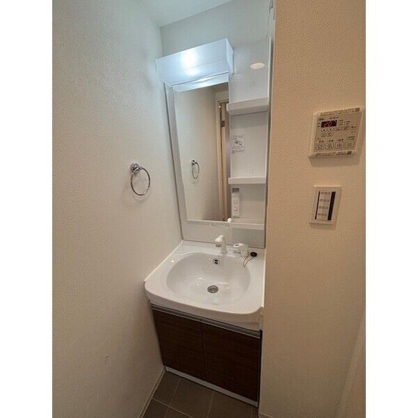 拡大写真:SHOKEN Residence 名古屋〈太閤通〉 14階1404の洗面所