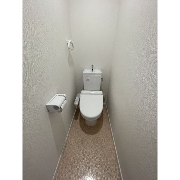 拡大写真:コーポハルラサン 北棟 3階301のトイレ