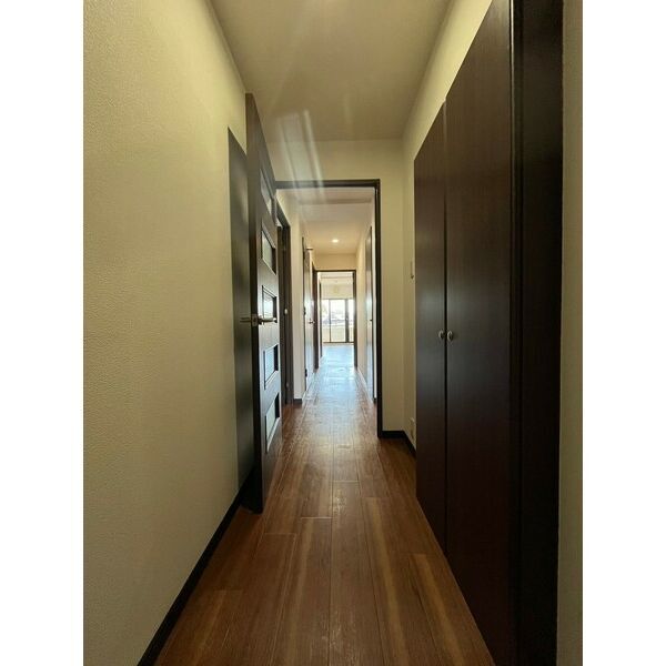 拡大写真:ビラ三秀山中 5階502の玄関