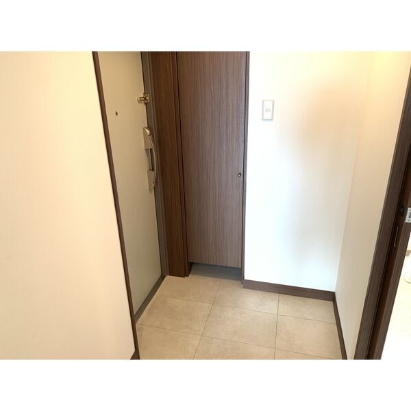 拡大写真:ソレイルコート桜本町 3階304の居間