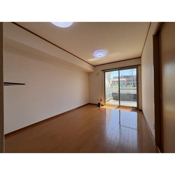 拡大写真:ヴェルトーレC棟 1階102の居間