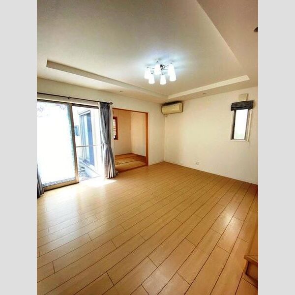 拡大写真:新西2丁目戸建 1階-の居間