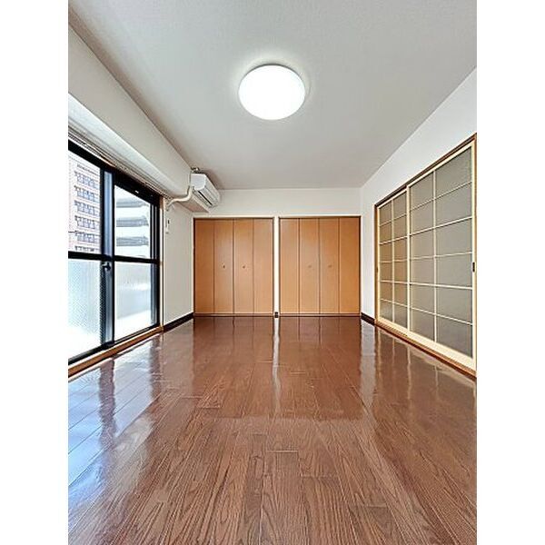 拡大写真:泉2000 4階402の居間