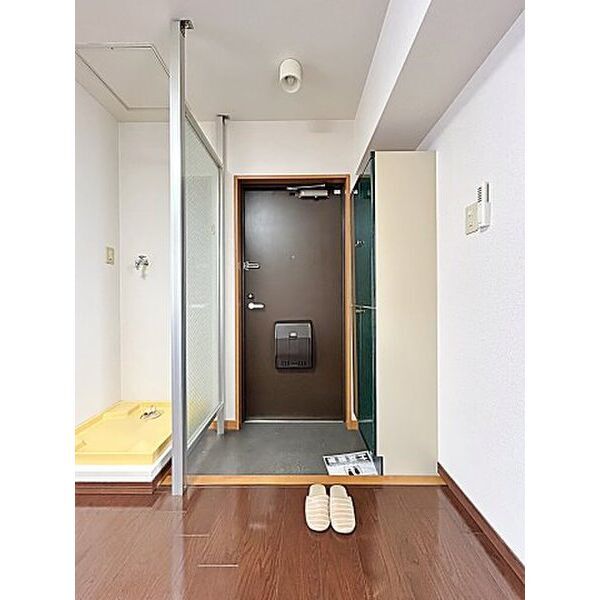拡大写真:泉2000 4階402の玄関