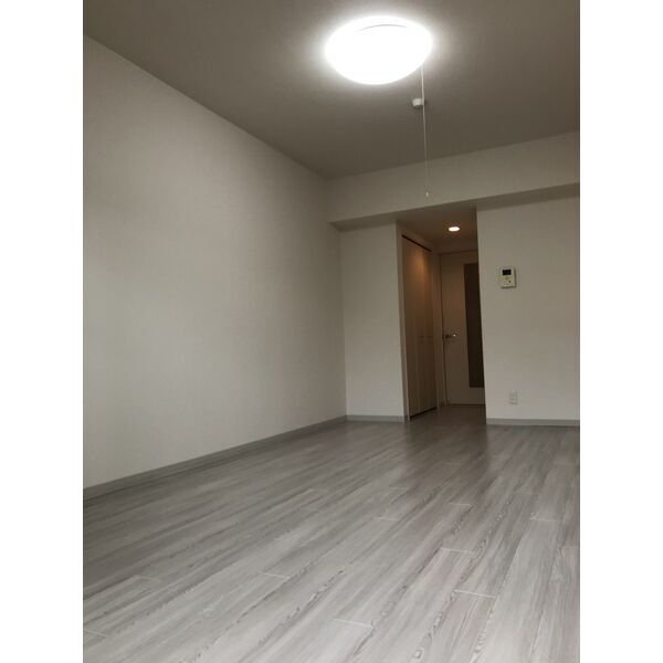 拡大写真:プルミエコート 2階203の居間