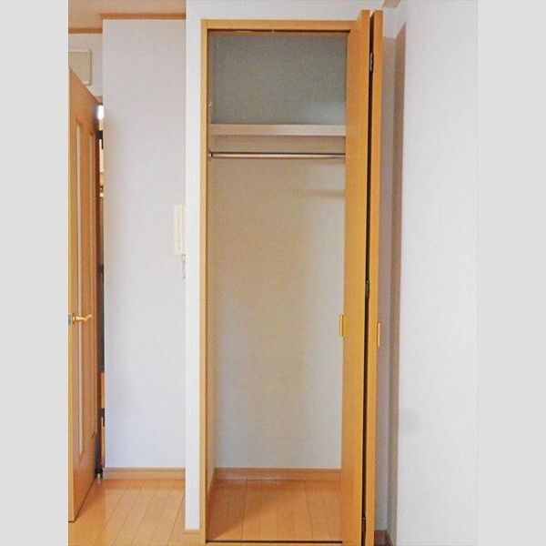 拡大写真:PLAGE HIMURO 2階203の収納