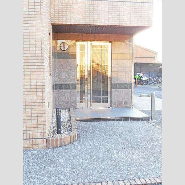 拡大写真:PLAGE HIMURO 2階203のエントランス