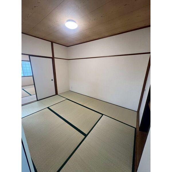 拡大写真:三進マンション 3階302の和室