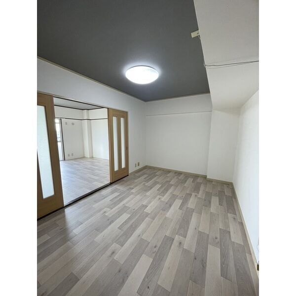 拡大写真:柵下マンション 4階402の居間