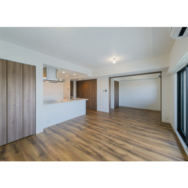 拡大写真:S-RESIDENCE上社南amante(アマンテ) 7階702の居間