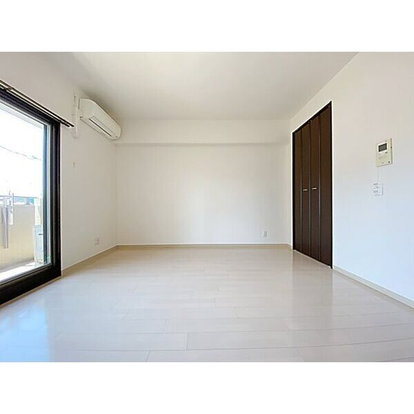 拡大写真:Cherry Suite 2階202の居間