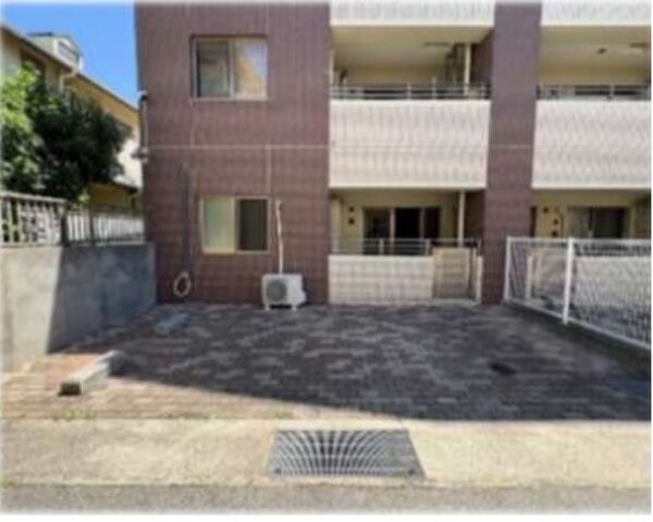 拡大写真:ワコーレ深江本町ソフィリア 1階101の駐車スペースもあります