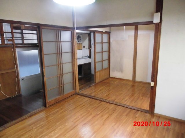 拡大写真:テラスハウス川根 東棟 1の1Fは床がフローリングです