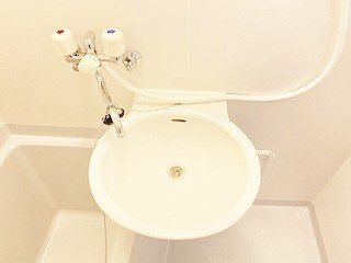 拡大写真:レオパレスパーク 2階201の同タイプ物件の為、形状や間取寸法、色調等が実際とは異なります