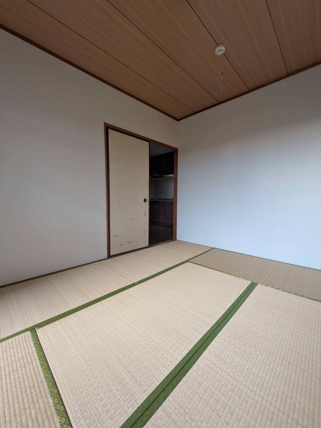 拡大写真:ライオンズマンション西江井ヶ島 1階102のくつろぎの場として、客間として、様々なシーンで活躍する和室