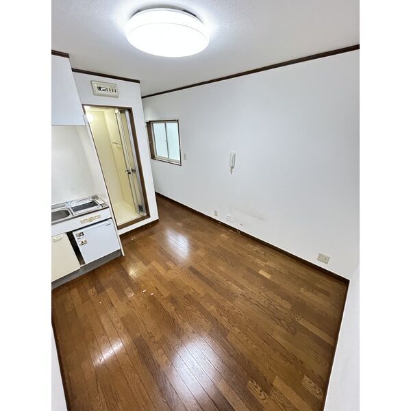 拡大写真:パークサイド・トア山手 2階203の居間