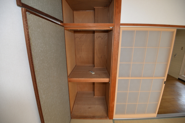 拡大写真:三葉ハイツ 4階405の小物を収納するのに便利です