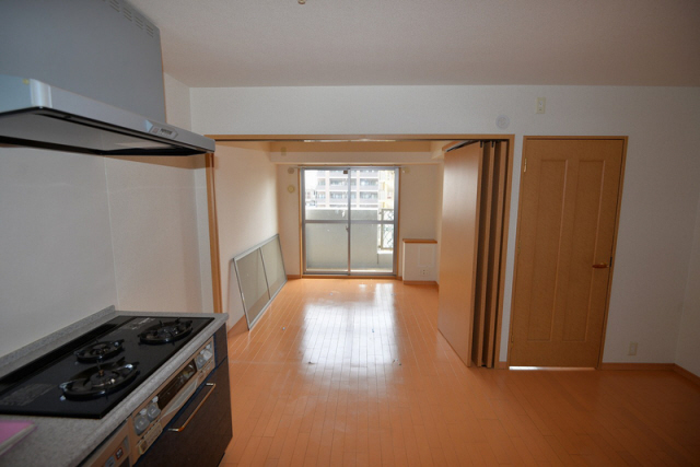 拡大写真:ロイヤルヒル神戸三ノ宮Ⅱ 13階1303の写真は同マンションの別のお部屋のものです