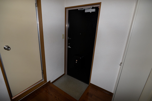 拡大写真:リーベン美幸 4階403の落ち着いた玄関です